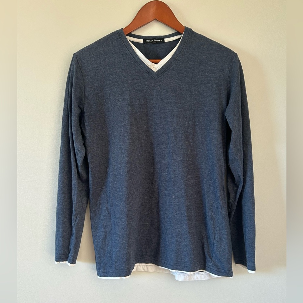 5/$20🎉 Michael Brandon Navy V-Neck Shirt Large